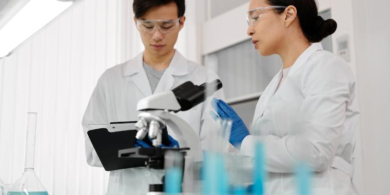 Prywatne laboratoria kuszą benefitami. Gdzie specjaliści medyczni mogą liczyć na najlepsze warunki?